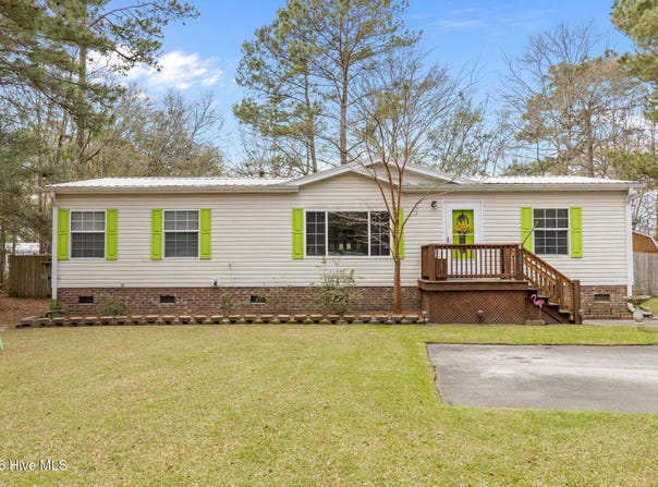 121 Bogue Forest Court, Newport, NC 28570