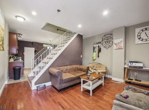 126 Highland Ave, Newark City, NJ 07104-1100