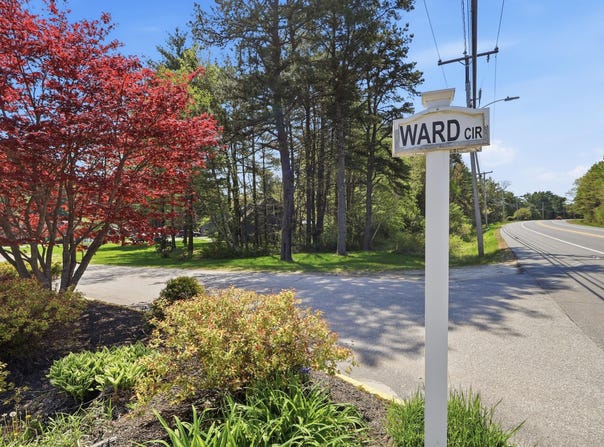 70 Ward Circle, Brunswick, ME 04011