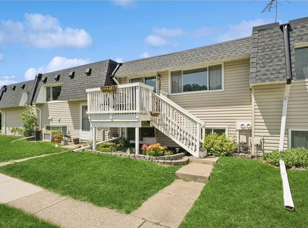3950 Upper 75th Street E, Inver Grove Heights, MN 55076