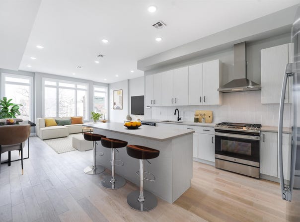 810 6TH ST, Union City, NJ 07087