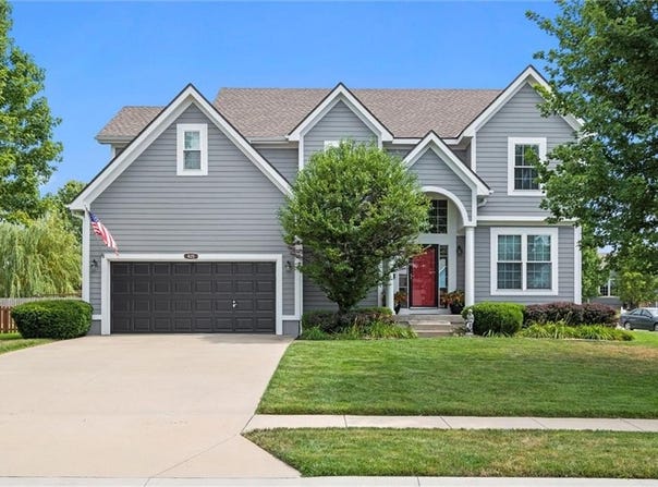 435 W Colleen Court, Gardner, KS 66030