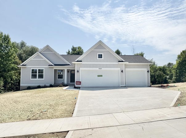 5964 Valley Point Drive SE, Caledonia, MI 49316