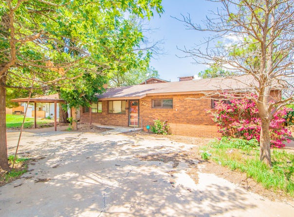 1421 E Cardwell Street, Brownfield, TX 79316