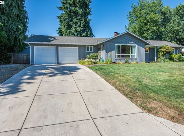 3005 COUNTRY LN, Eugene, OR 97401