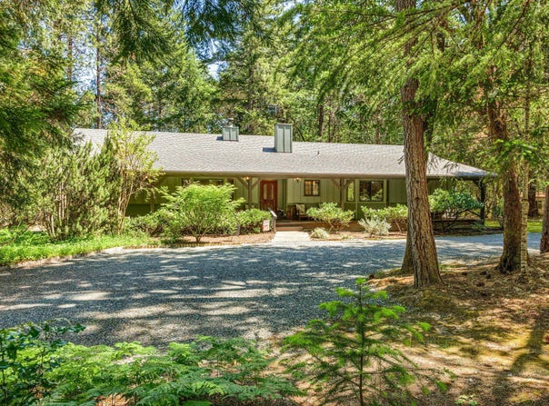 515 Cambridge Drive, Grants Pass, OR 97526