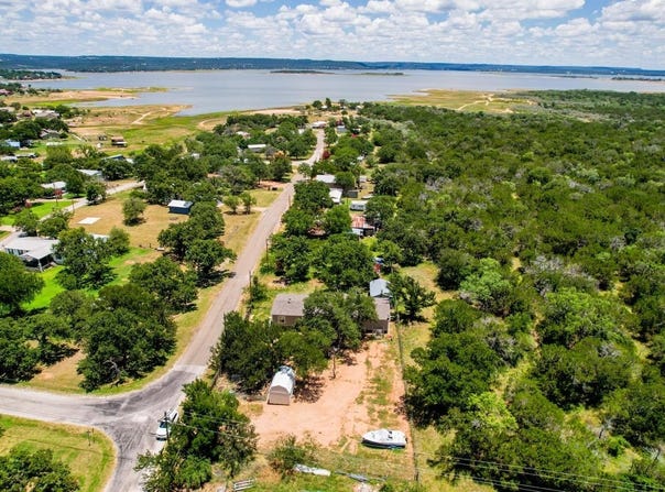 636 South Street, Tow, TX 78672