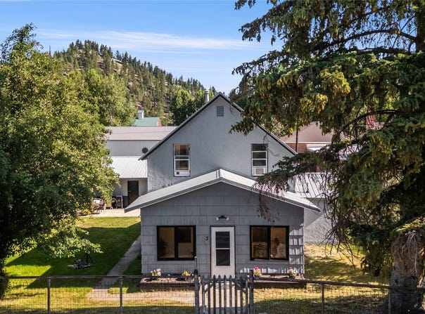 3 Schoolhouse Lane, Clancy, MT 59634