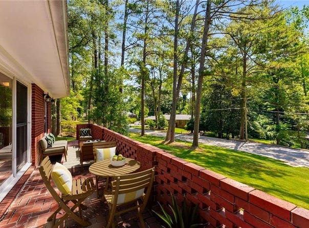 2279 Parkview Circle, College Park, GA 30337