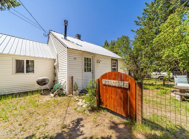 219 E 4th Street, Oldtown, ID 83822