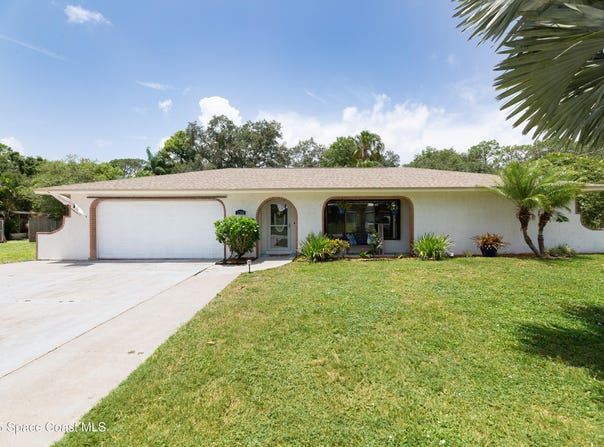 1368 Gleneagles Way, Rockledge, FL 32955