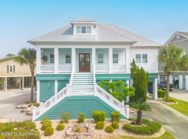 66 Bayou Circle, Gulfport, MS 39507