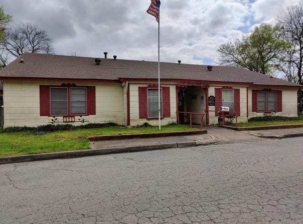 102 E 9th Street, Kaufman, TX 75142