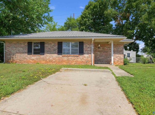 112 Ash Court NE, Decatur, AL 35601