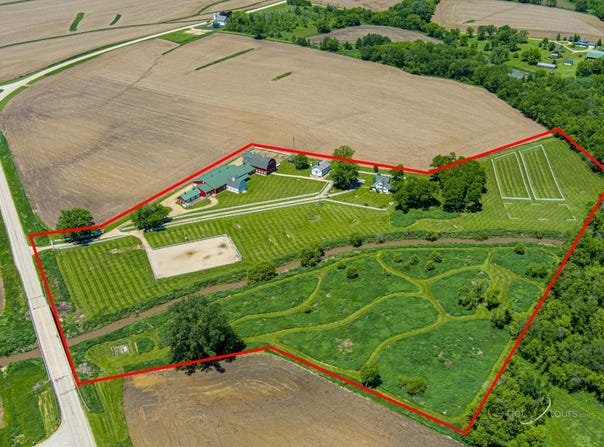 8585 S Derinda, Elizabeth, IL 61028