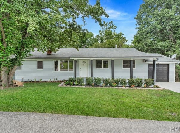 7 Glen Oaks Drive, Fenton, MO 63026