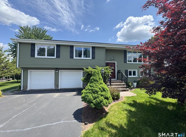 201 Ridge Crest Circle, Wethersfield, CT 06109