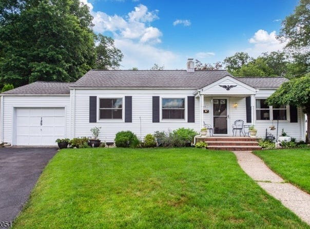 189 N Ethel Ave, Hawthorne Boro, NJ 07506-1515