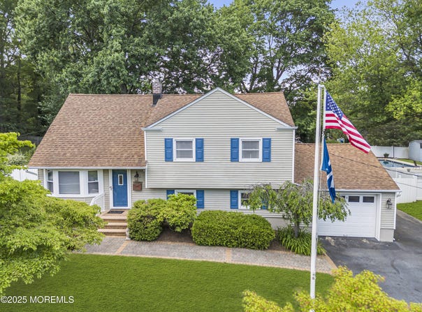 8 Millbrook Drive, New Monmouth, NJ 07748