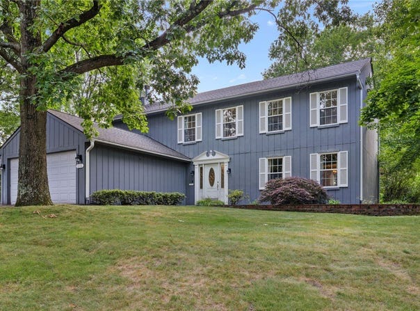 215 Lafayette Dr, Cranberry Twp, PA 16066