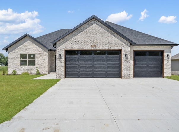 5249 Logan Drive, Battlefield, MO 65619