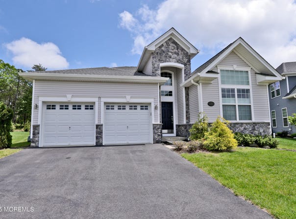 21 Aurora Circle, Barnegat, NJ 08005
