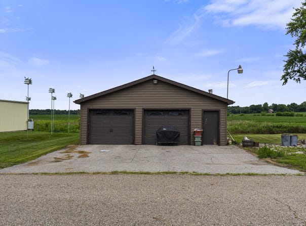 30 E Ireland Drive, North Manchester, IN 46962