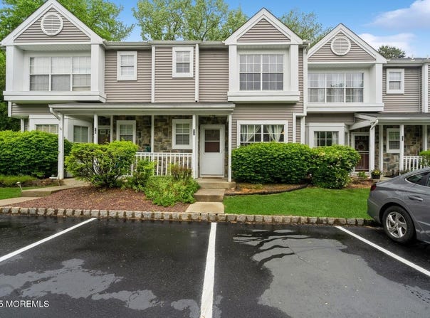17 Canidae Court, Tinton Falls, NJ 07753