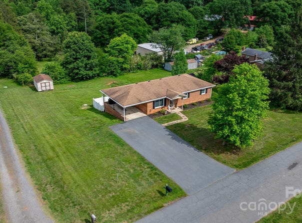 2609 Raintree Street, Connelly Springs, NC 28612