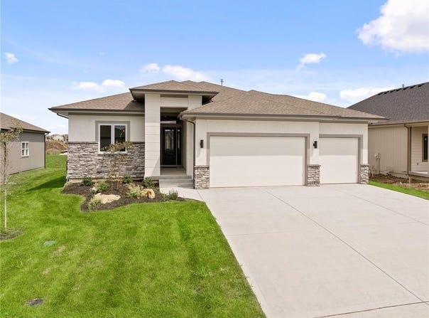 11407 S Emerald Street, Olathe, KS 66061
