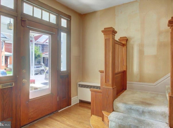 576 E KING STREET, CHAMBERSBURG, PA 17201