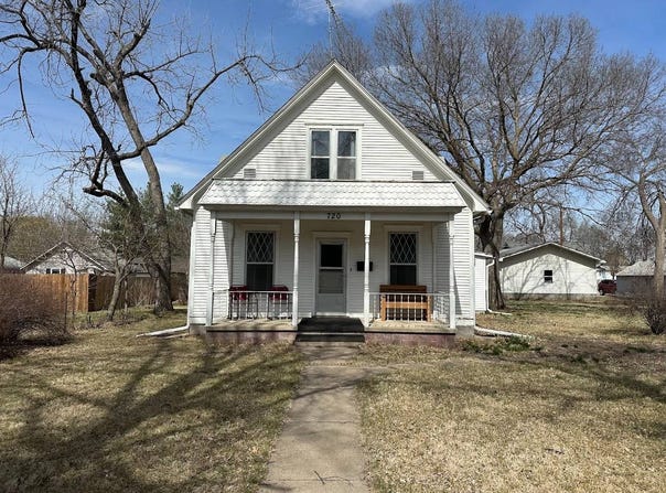720 Eads Ave., Hebron, NE 68370