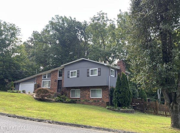 104 Clark Lane, Oak Ridge, TN 37830