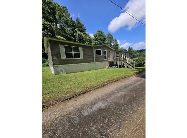 396 Powell Hollow Road, Danville, WV 25053