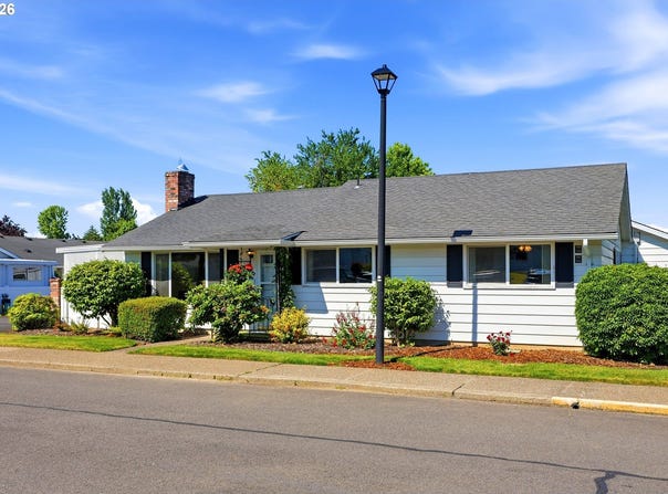 745 NE FLEMING Ave, Gresham, OR 97030