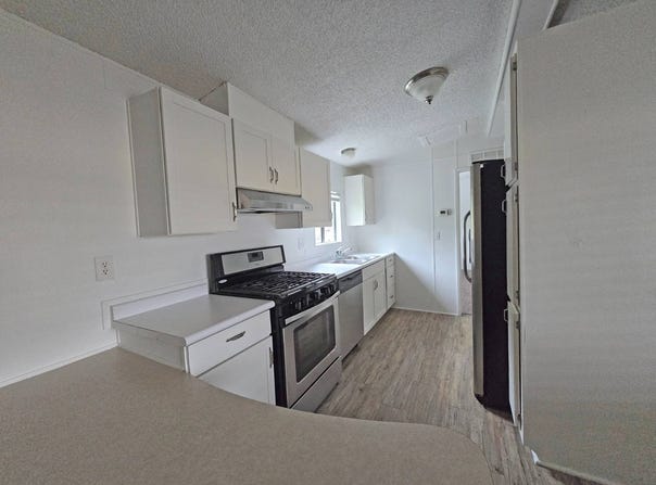 8633 E Brundage Ln, Bakersfield, CA 93307