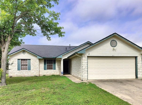 611 Clearcreek DR, Leander, TX 78641