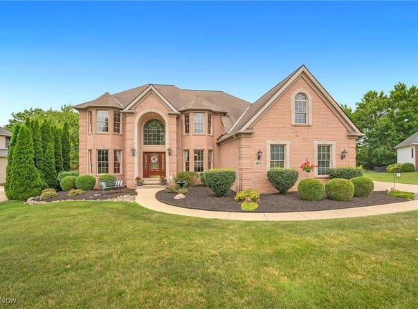 17380 Sawgrass Circle, North Royalton, OH 44133