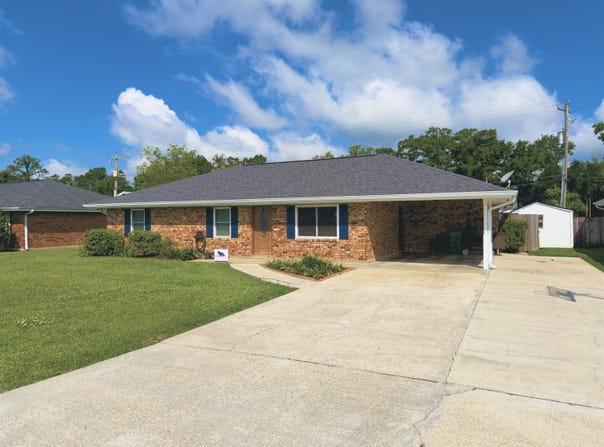 127 Oakview Dr, Houma, LA 70364