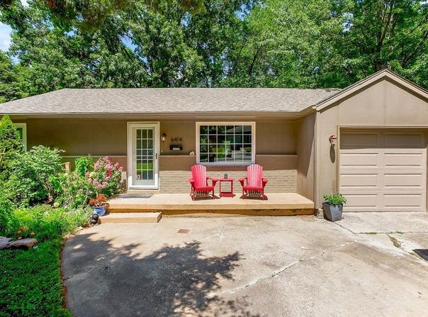 6414 W 82nd Street, Overland Park, KS 66204