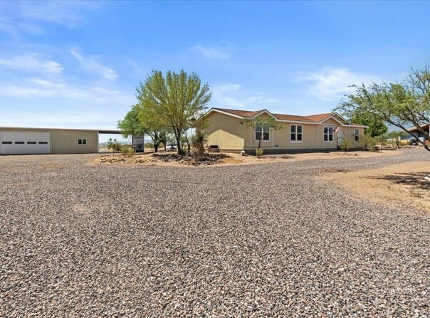 3855 E Busby Dr, Safford, AZ 85543