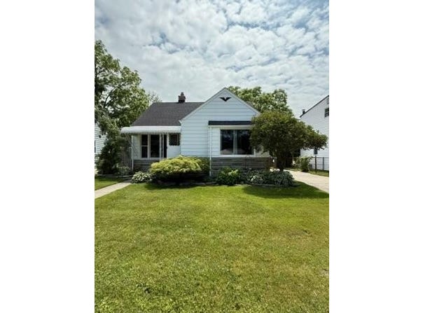 22026 Alger Street, Saint Clair Shores, MI 48080