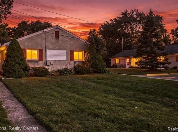 16530 Petrie Street, Roseville, MI 48066