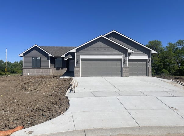 1637 N Magnolia Ct, Andover, KS 67002