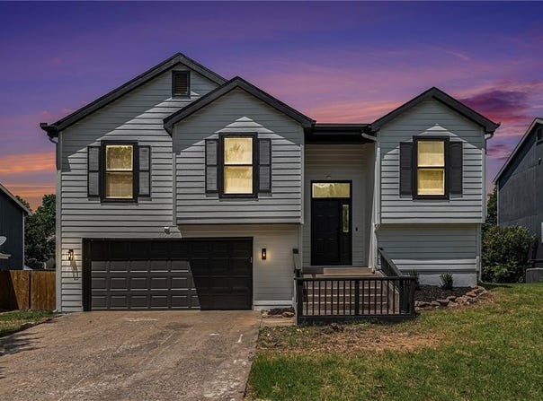 2018 E 26th Terrace, Lawrence, KS 66046