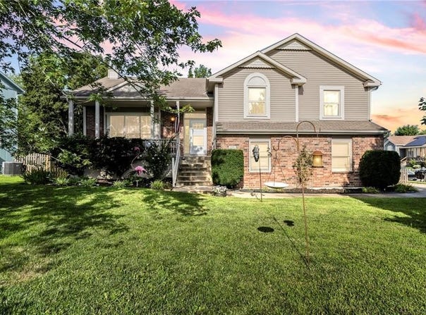 662 N OAK Street, Gardner, KS 66030