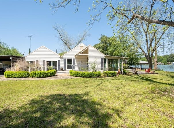 204 County Road 3154, Jacksonville, TX 75766