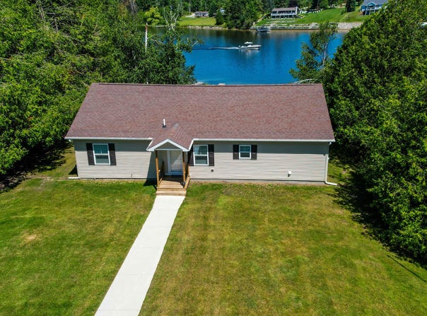 1817 LINDBURGH LANE, CHEBOYGAN, MI 49721