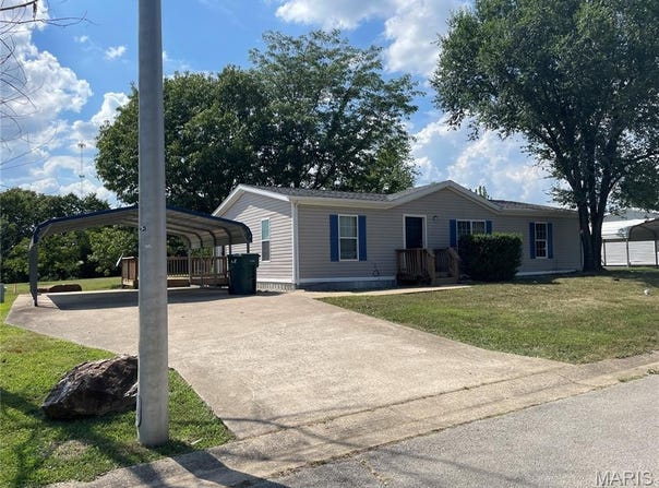 18230 Loyalty Lane, St Robert, MO 65584