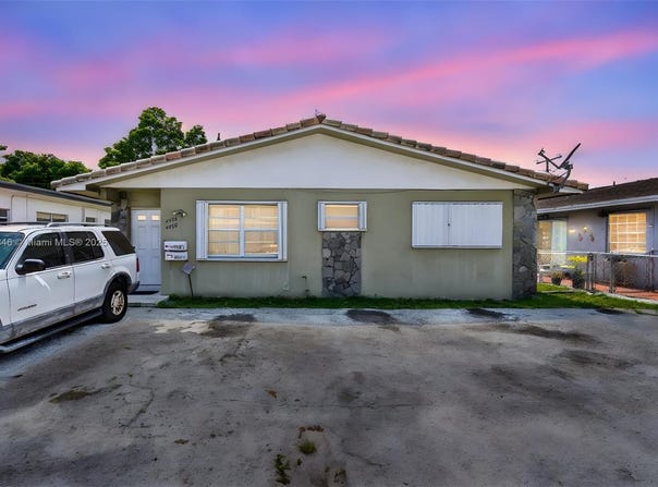 4776 E 10th Ave, Hialeah, FL 33013